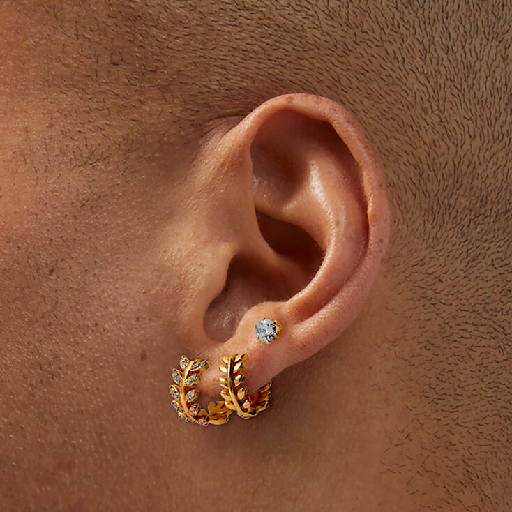 Boucles d&#39;oreilles feuille superposables en zircon cubique couleur dor&eacute;e C LUXE by Claire&#39;s - Lot de 3,