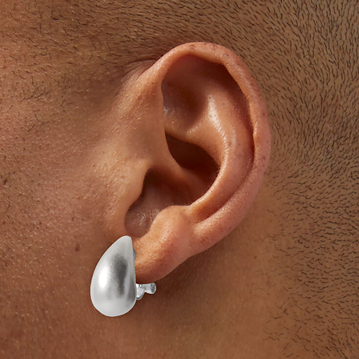 Boucles d&#39;oreilles &agrave; clip haricot perle d&#39;imitation blanches,