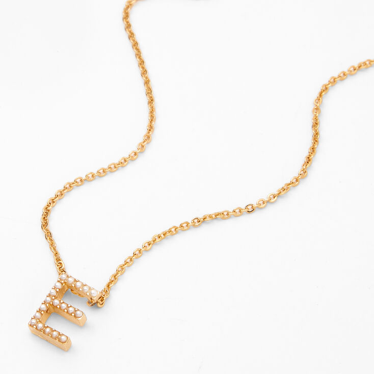 Collier de cha&icirc;ne &agrave; initiale en perles d&rsquo;imitation couleur dor&eacute;e - E,