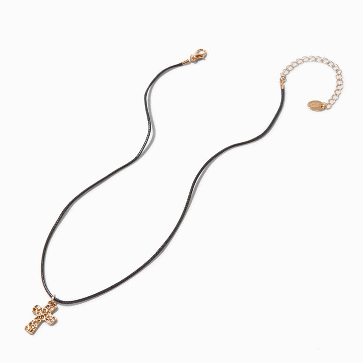 Collier &agrave; pendentif cordelette noire croix textur&eacute;e couleur dor&eacute;e,