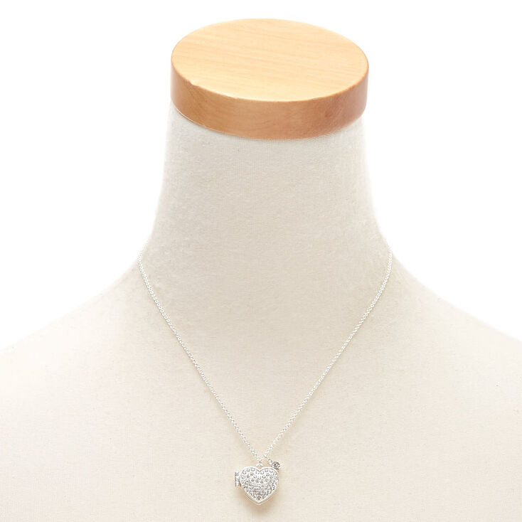 Collier &agrave; pendentif avec m&eacute;daillon en forme de c&oelig;ur en strass couleur argent&eacute;,