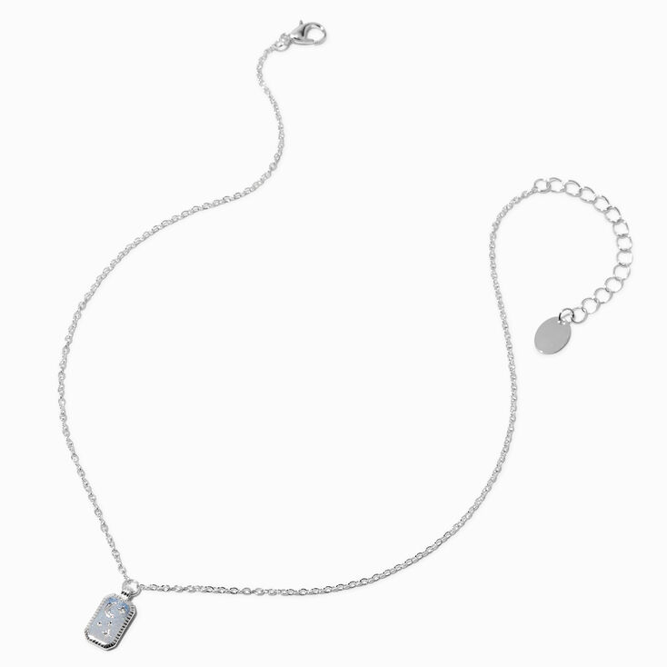 Collier avec mini pendentif carr&eacute; lune et &eacute;toiles grav&eacute;es couleur argent&eacute;e,