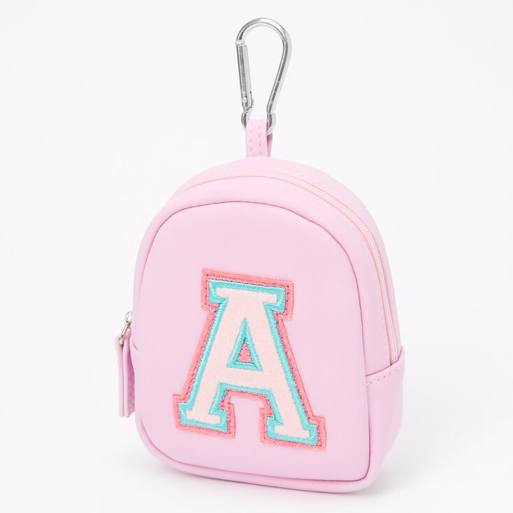 Claire's Porte-clés mini sac à dos à initiale rose style universitaire - A