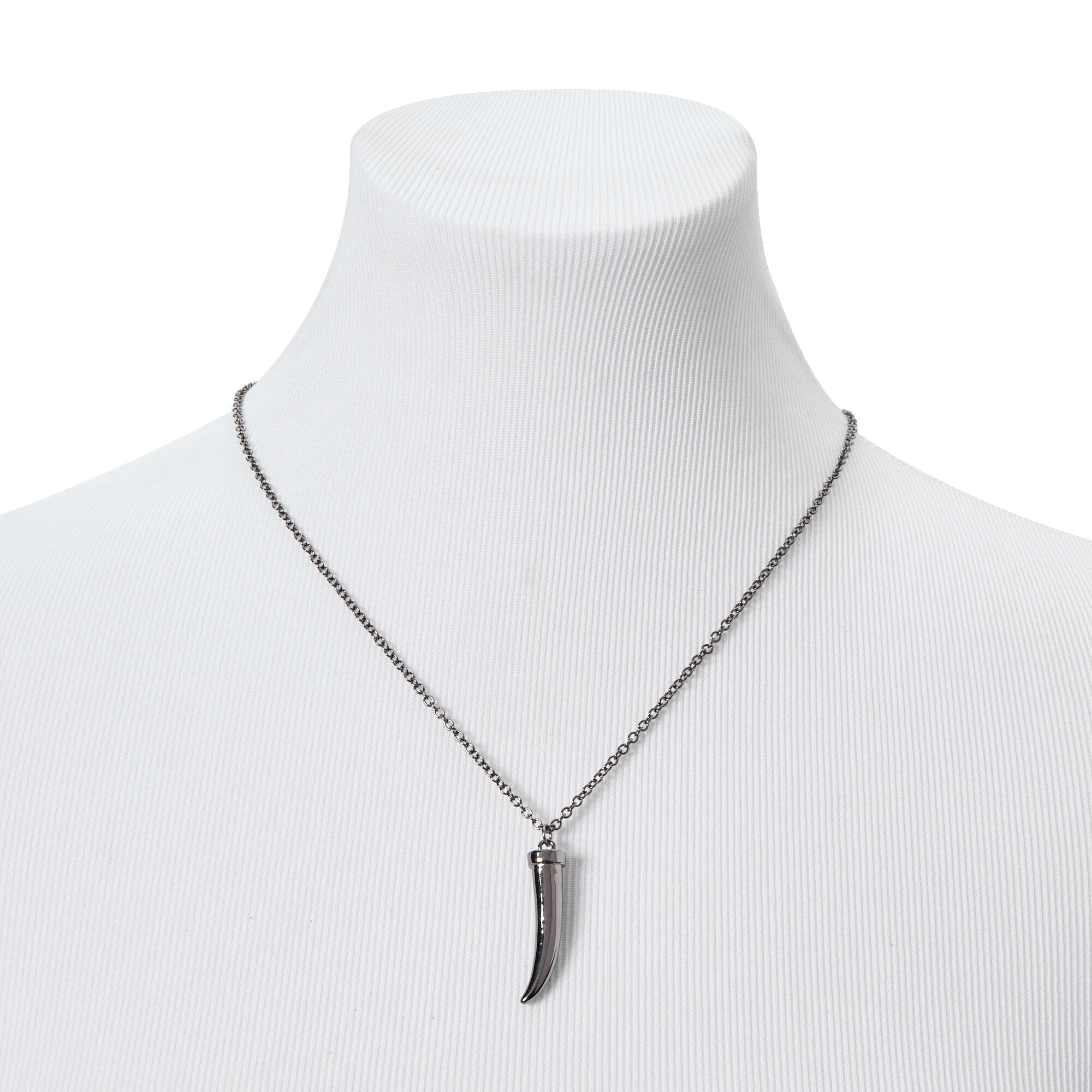 Collier à pendentif 51 cm corne porte-bonheur couleur hématite,