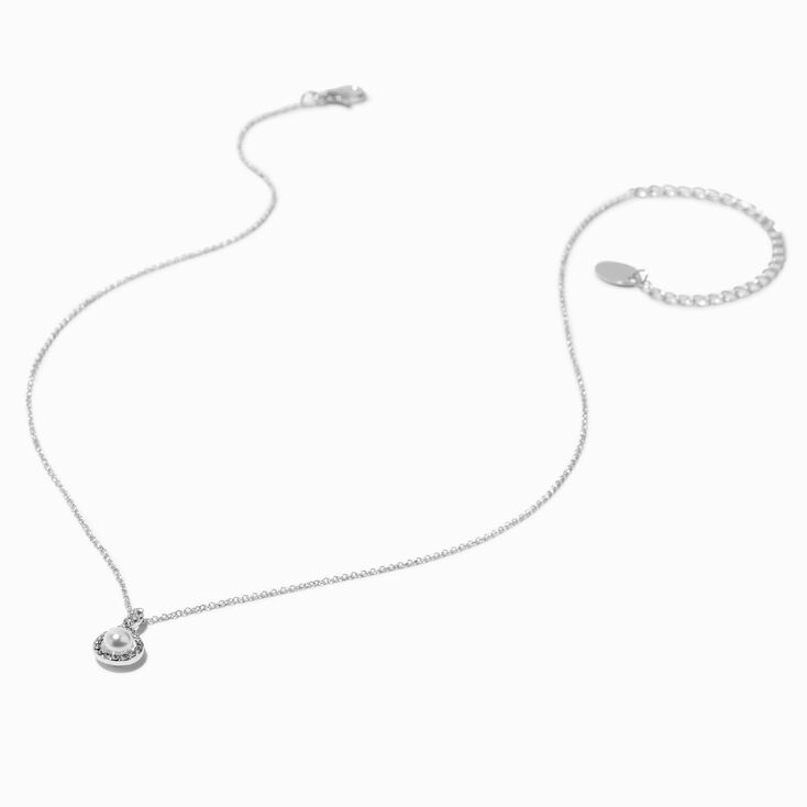 Collier &agrave; pendentif perle d&#39;imitation et symbole de l&#39;infini couleur argent&eacute;,