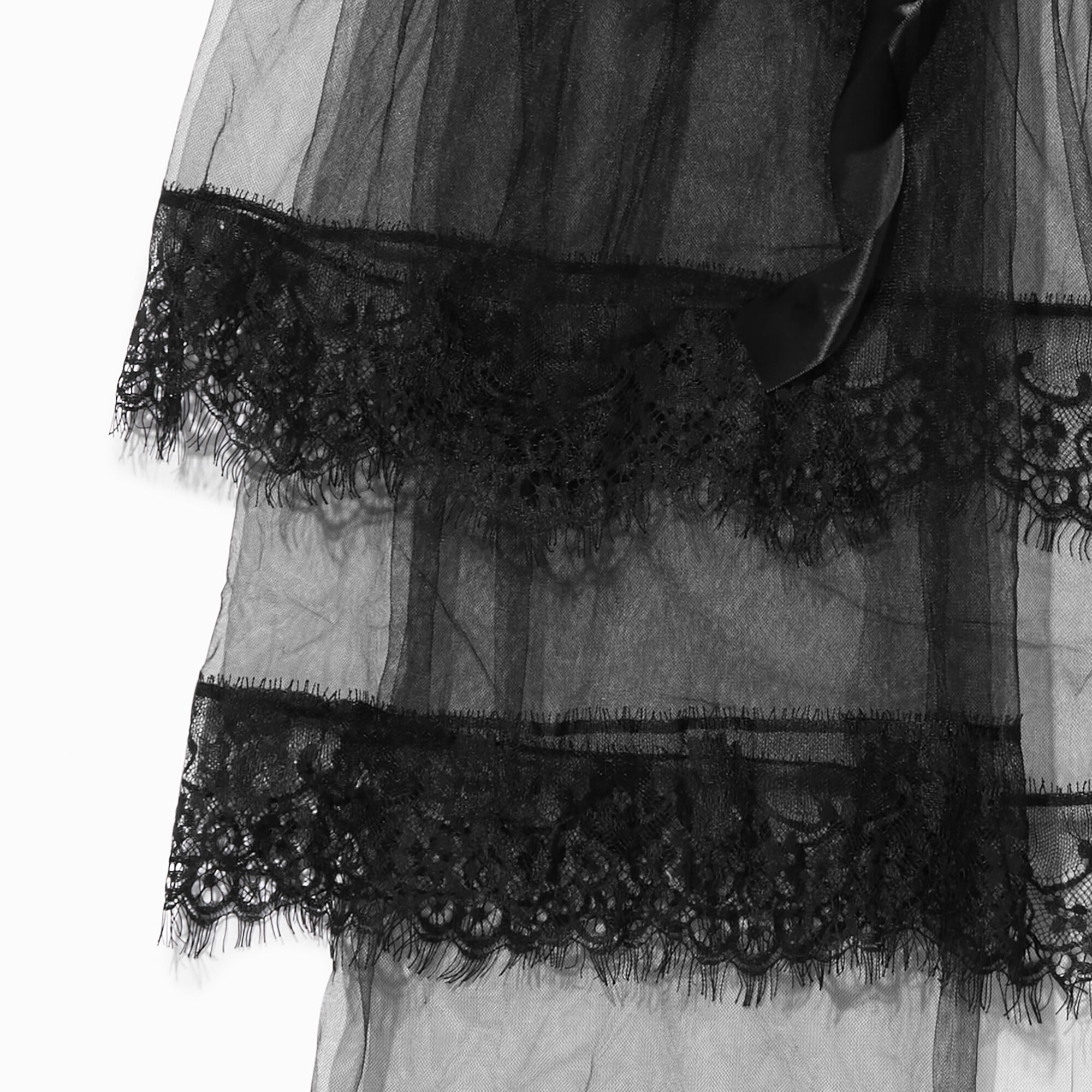 Tutu long en dentelle noire,
