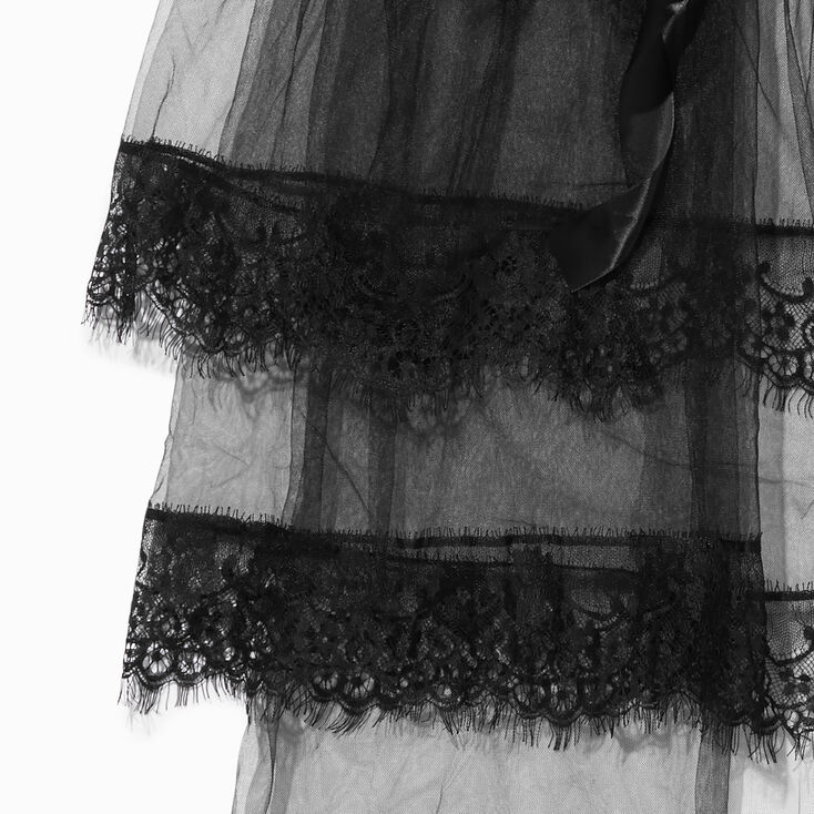 Tutu long en dentelle noire,