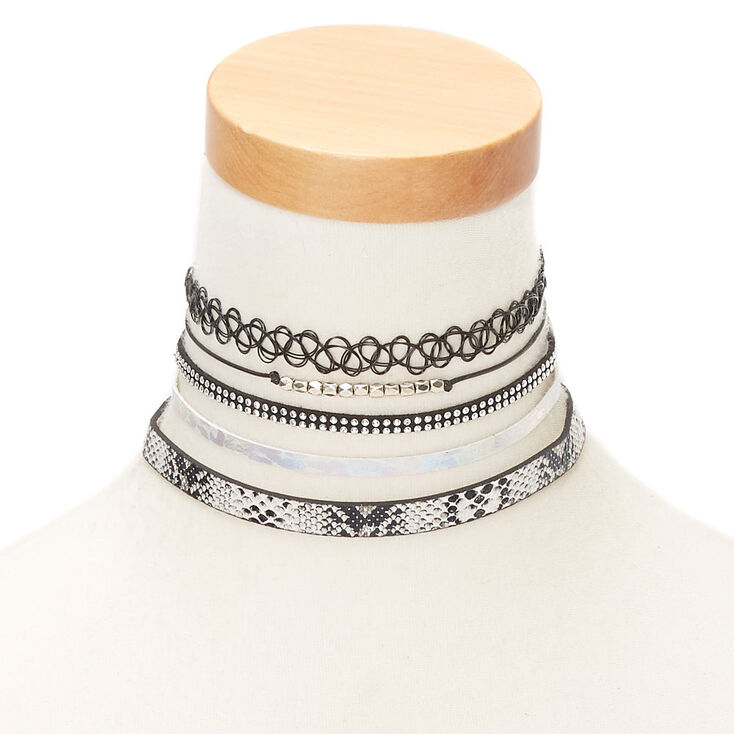 Claire's Lot de 5 ras-de-cou avec imprimé imitation peau de serpent métallisé