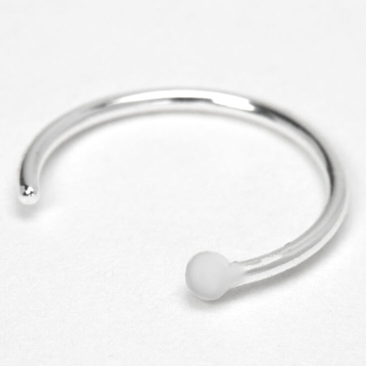 Piercing de nez ajour&eacute; avec boule 0,6&nbsp;mm couleur argent&eacute;e,