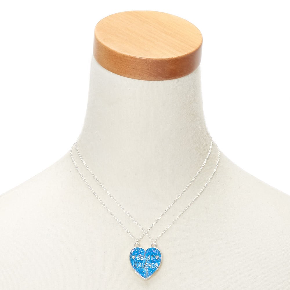 Lot de 2 colliers à pendentif cœur phosphorescent bleu best friends,