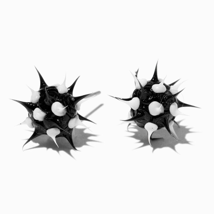 Clous d&#39;oreilles &agrave; pointes style rave noirs et blancs,