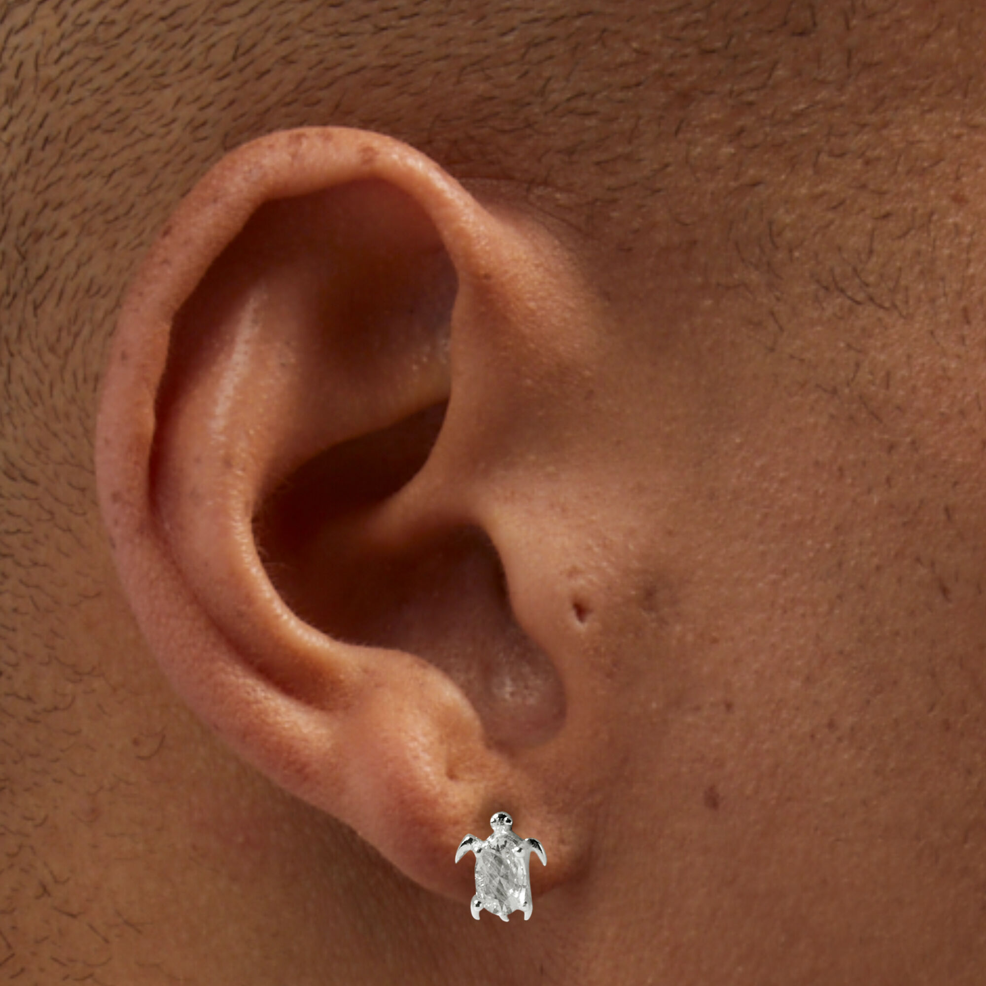 Clous d’oreilles tortue en argent et zircon cubique,