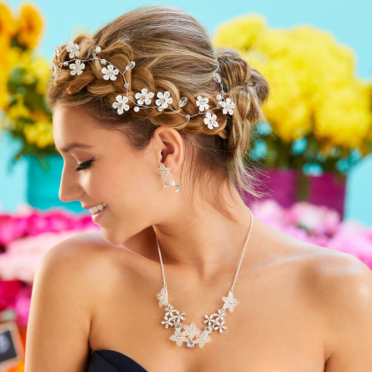 Silver Frosted Flower Statement Necklace - White,