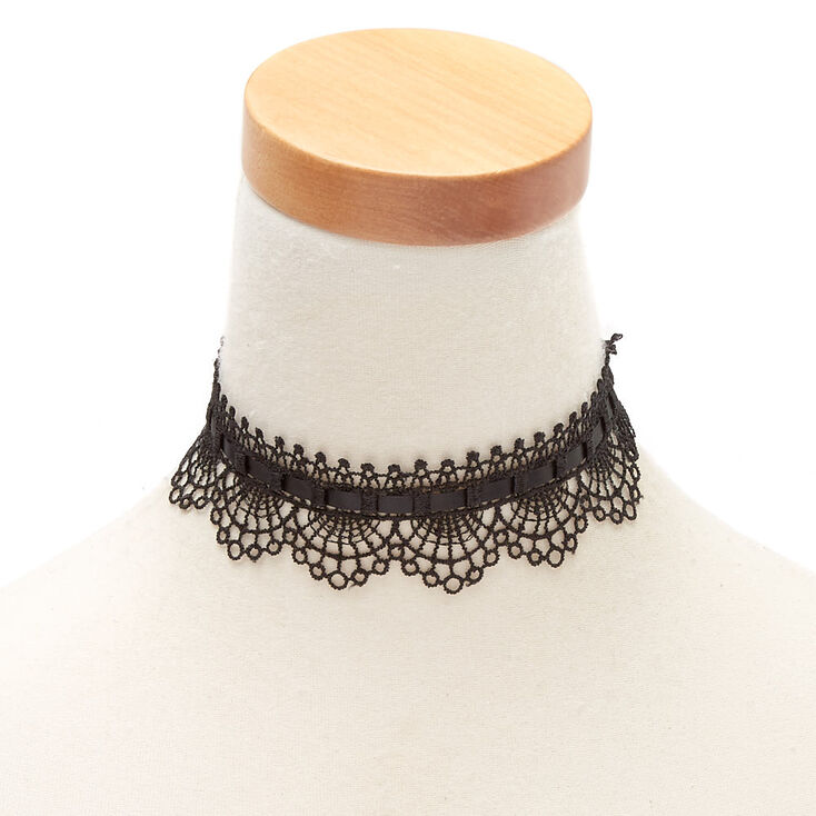 Gothic Lace Choker in Black