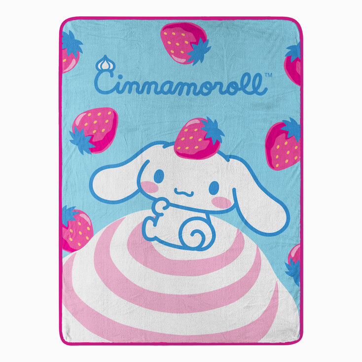 Cinnamoroll&trade; Strawberry Bun Micro Raschel Throw Blanket &#40;ds&#41;,