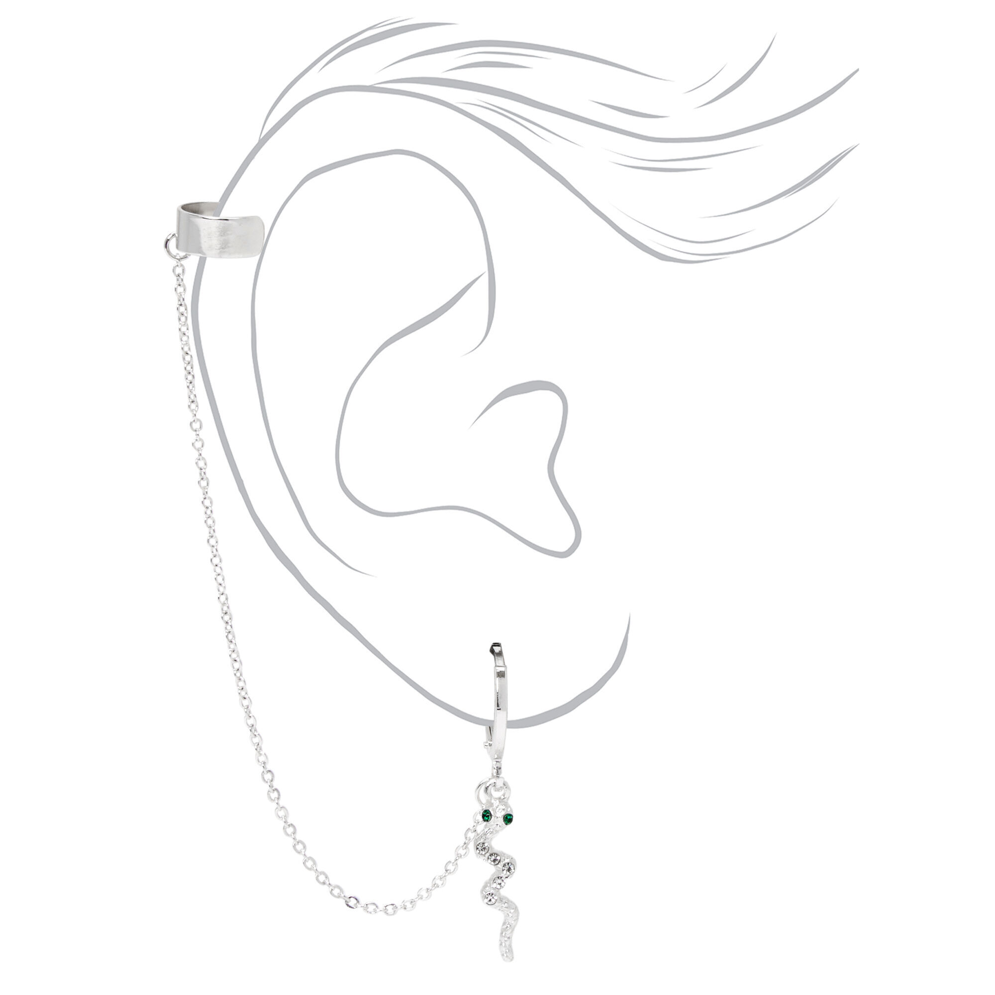 Boucles d’oreilles huggies reliées par une chaîne à une manchette d’oreille serpent couleur argentée,