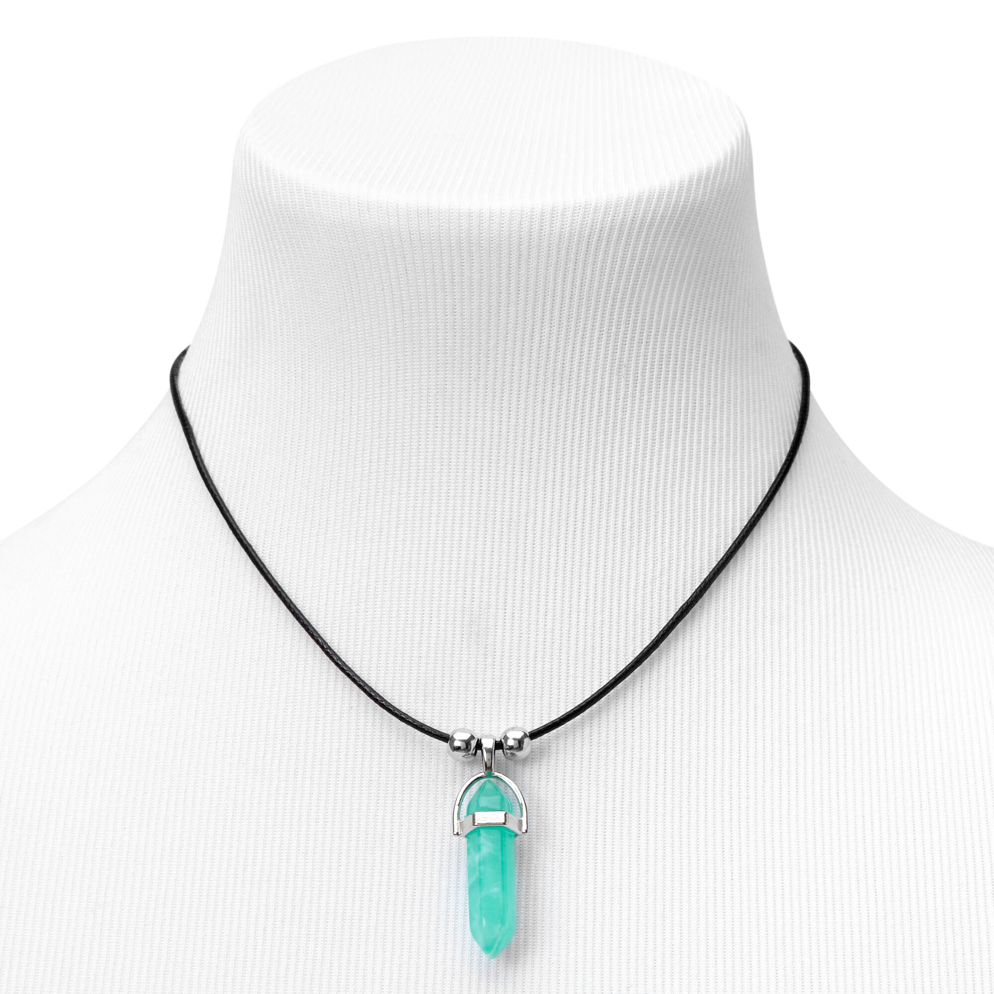 Collier en cordon noir avec pendentif en strass mystique phosphorescent vert,