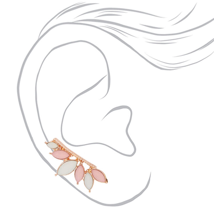 Bijoux d&#39;oreille avec pierre rose tendre,