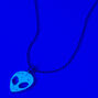 Collier &agrave; pendentif extra-terrestre phosphorescent couleur argent&eacute;e,