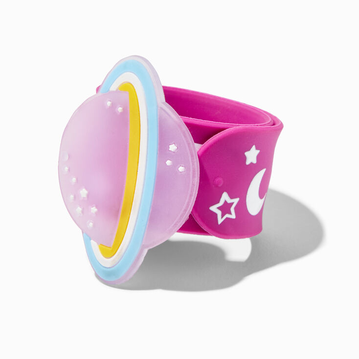 Bracelet enrouleur &eacute;toiles et plan&egrave;te phosphorescents violet,