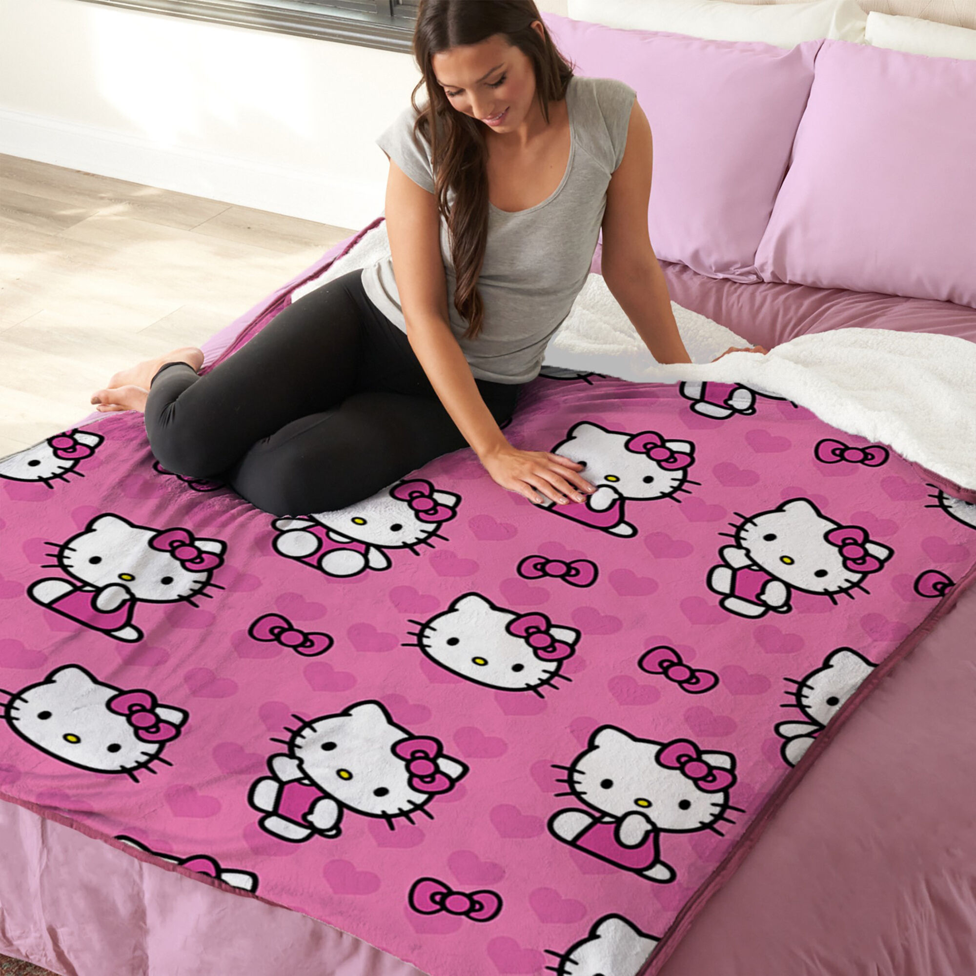 Hello Kitty® I Love Pink Silk Touch Sherpa Throw (ds),