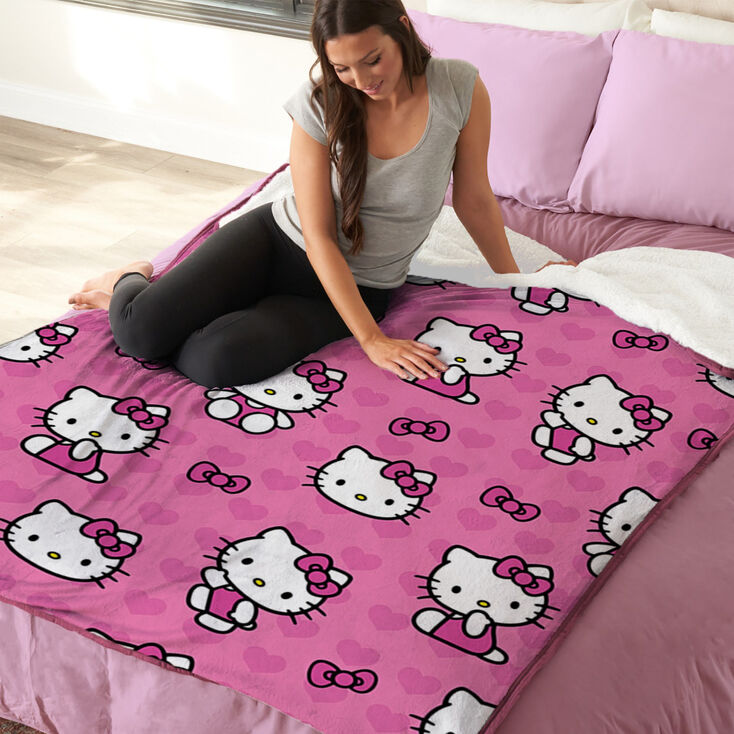 Hello Kitty&reg; I Love Pink Silk Touch Sherpa Throw &#40;ds&#41;,