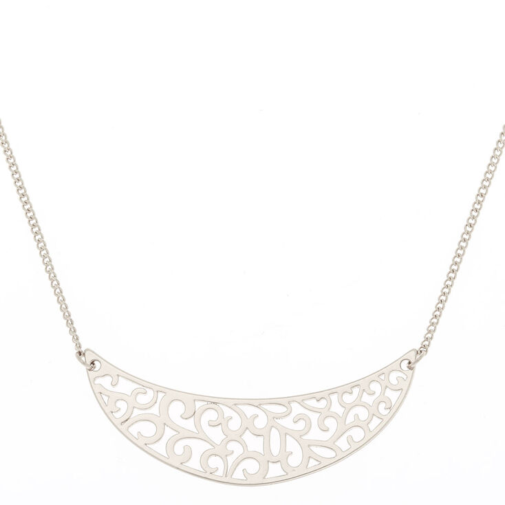 Claire's Collier à pendentif demi-lune à motif en filigrane couleur argenté