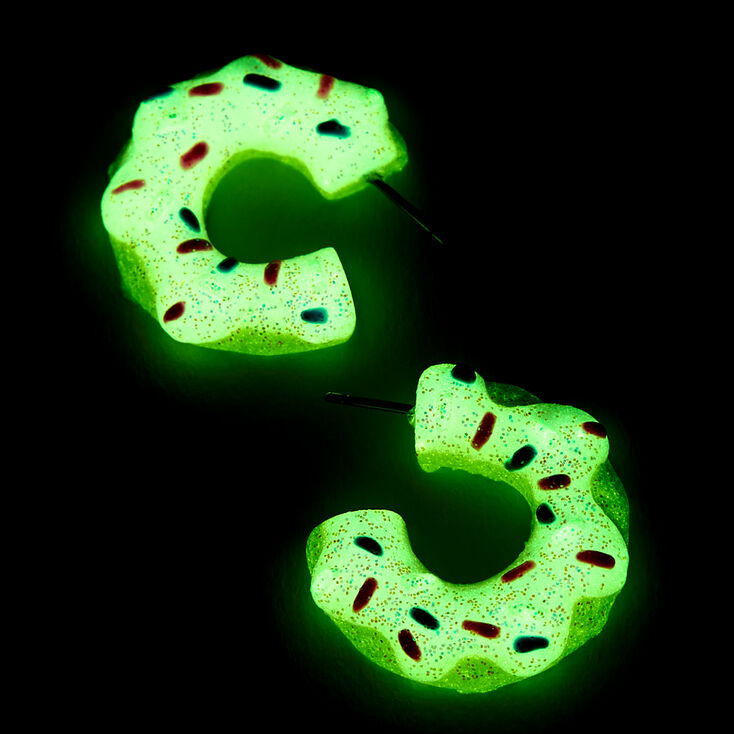 Cr&eacute;oles donuts violets phosphorescents,