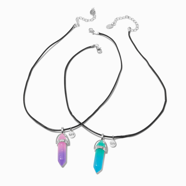 Colliers &agrave; pendentif phosphorescents strass mystiques Best Friends - Lot de 2,