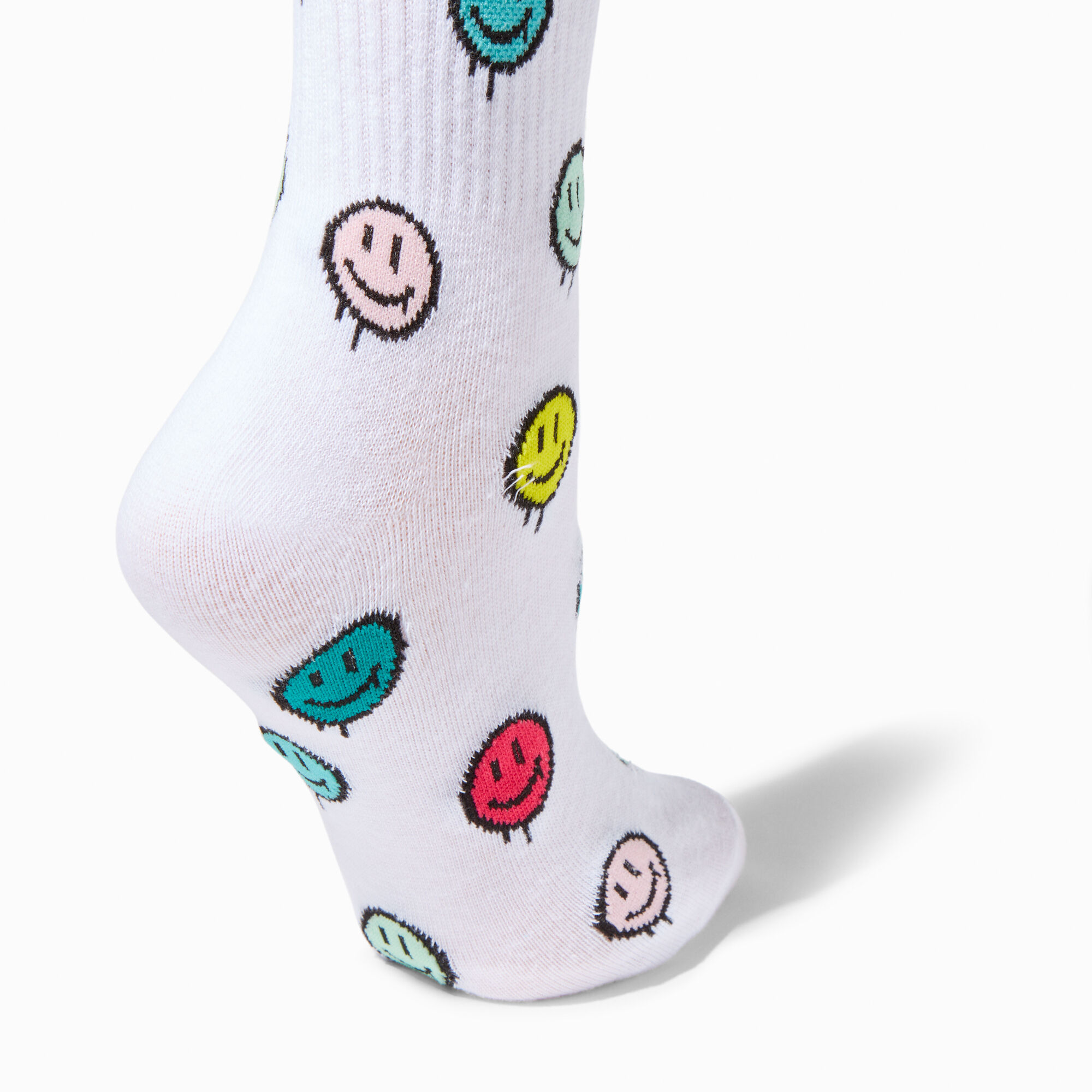 Socquettes blanches visage souriant arc-en-ciel,