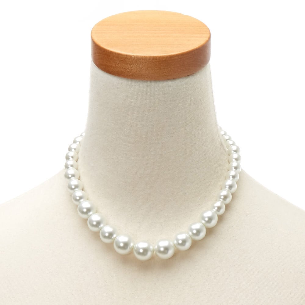 Fake pearl deals necklace near me