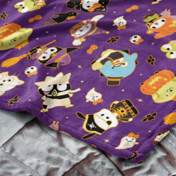 Hello Kitty&reg; And Friends Halloween Gold Silk Touch Throw &#40;ds&#41;,