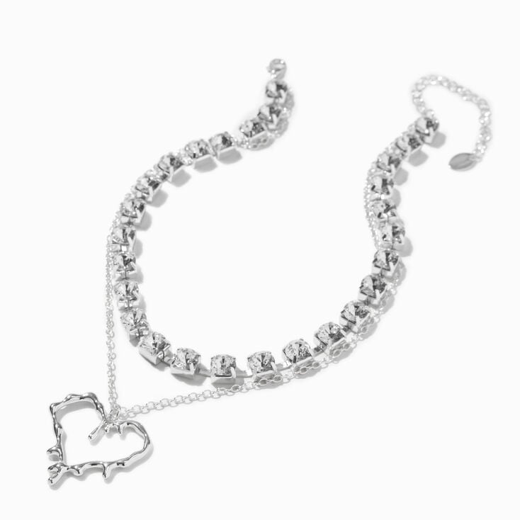 Collier multi-rangs de caract&egrave;re c&oelig;ur d&eacute;goulinant couleur argent&eacute;e,