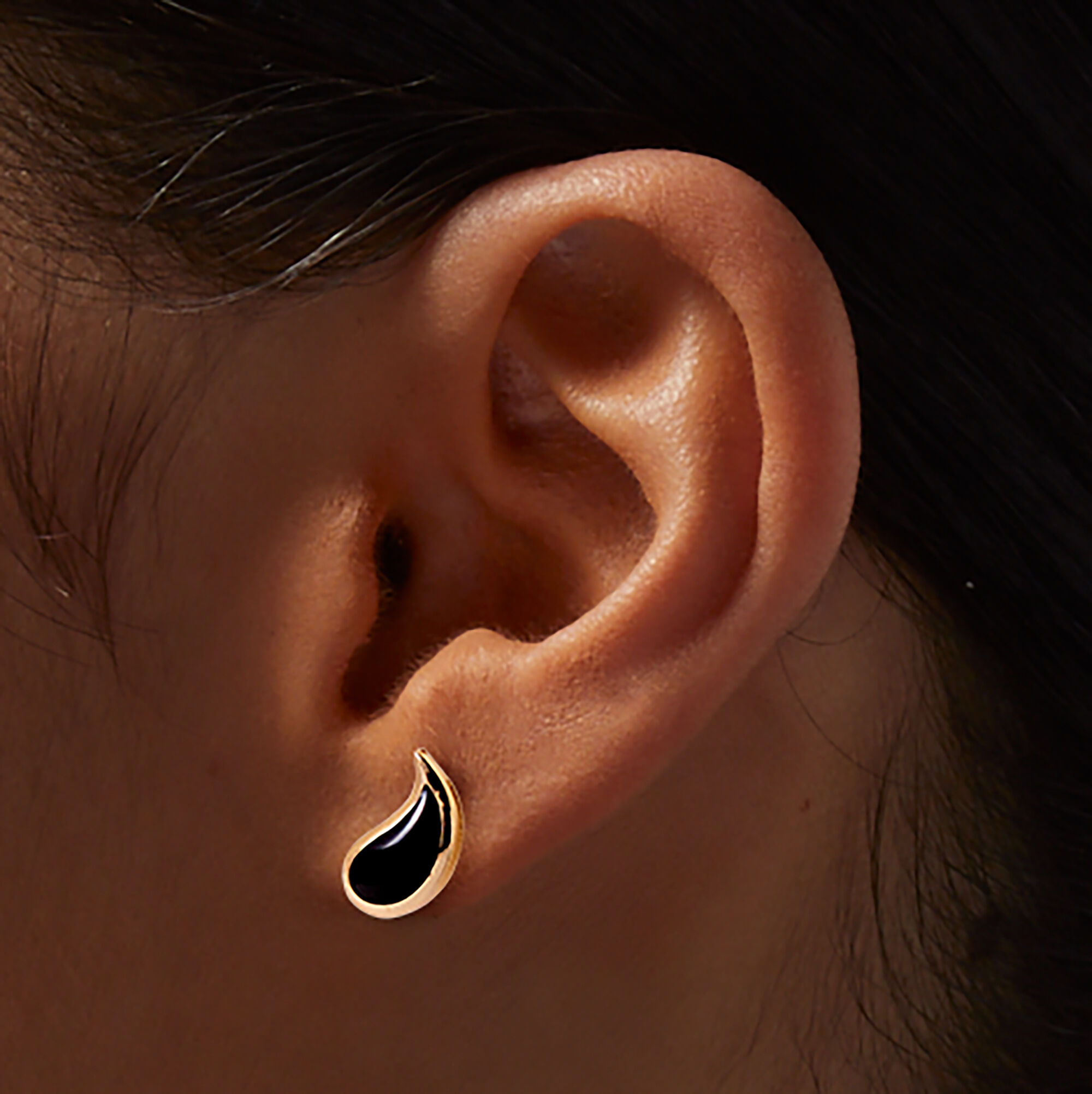 Black stud earrings claire's best sale