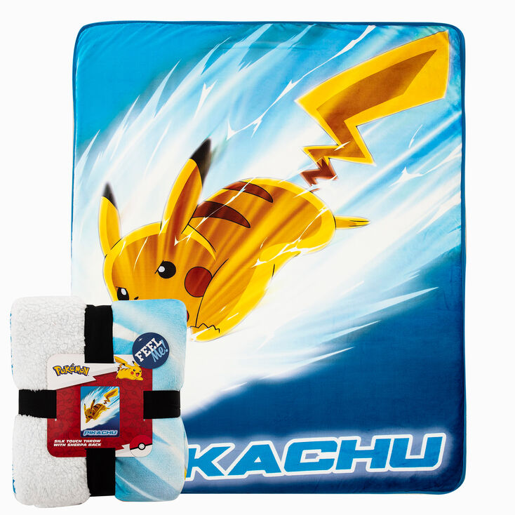 Pok&eacute;mon&trade; Pikachu Oversized Silk Touch Sherpa Throw Blanket,