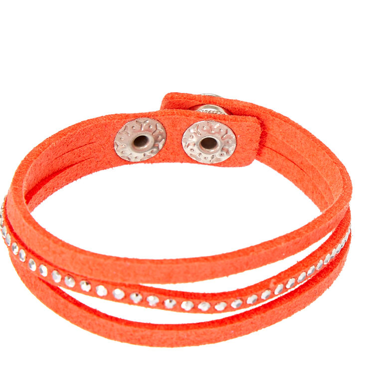 Bracelet avec clous couleur argent&eacute;s en faux daim orange,