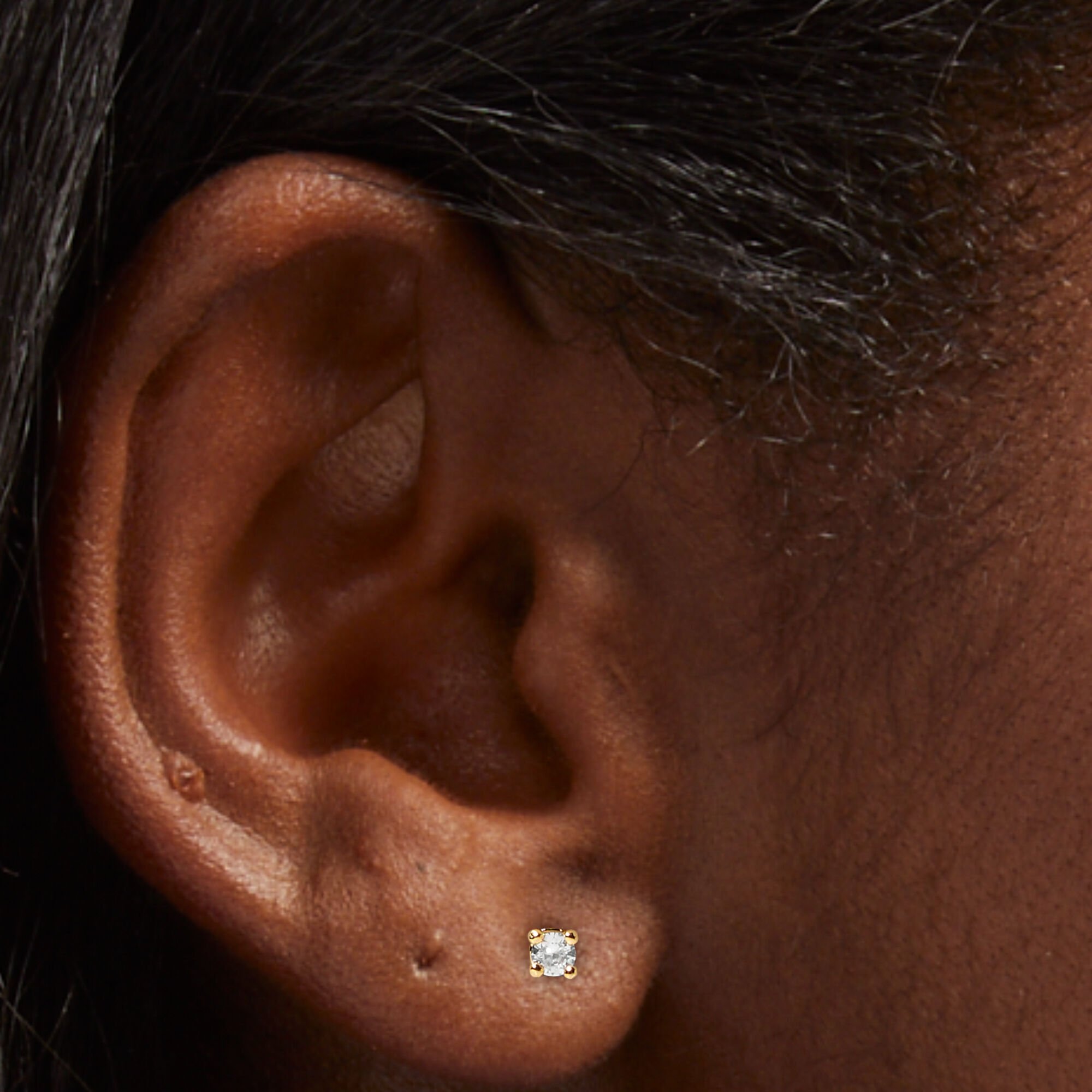 C LUXE by Claire's 18k Gold Plated Cubic Zirconia 3MM Round Basket Stud Earrings,