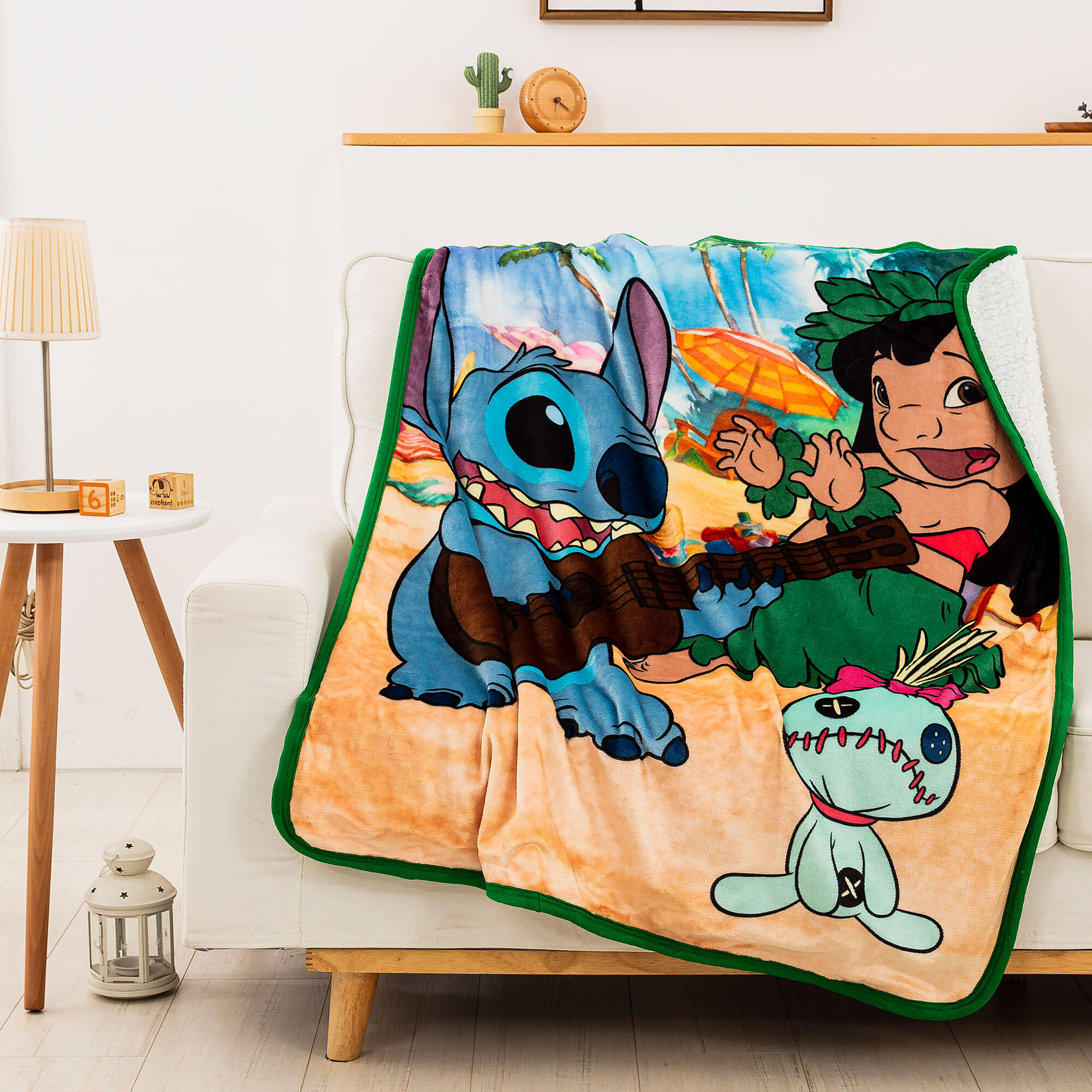 Lilo & Stitch Tropical Mix Silk Touch Sherpa Blanket (ds)