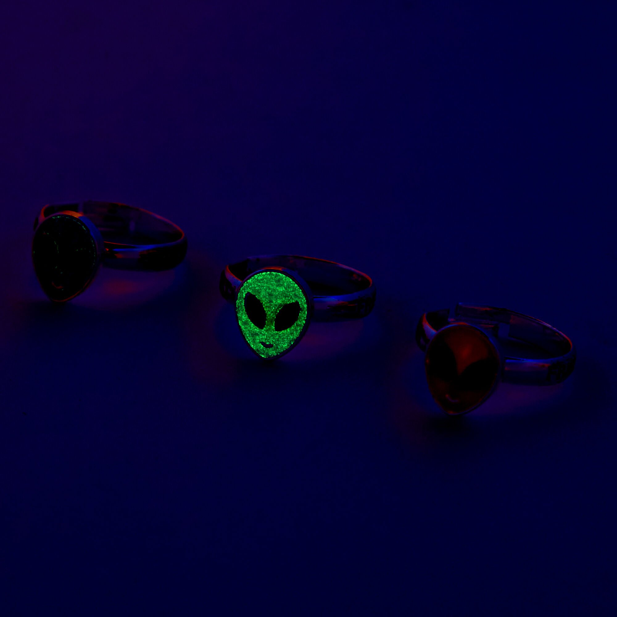 Best Friends Silver Glow In The Dark Alien Rings - 3 Pack,