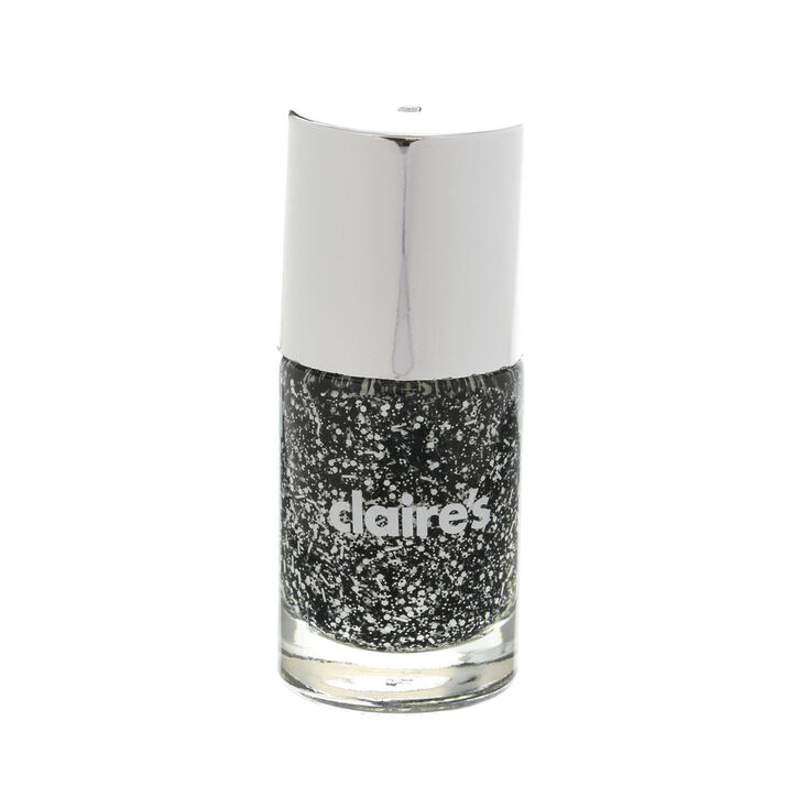 Vernis &agrave; ongles &agrave; &eacute;claboussures noires et blanches,