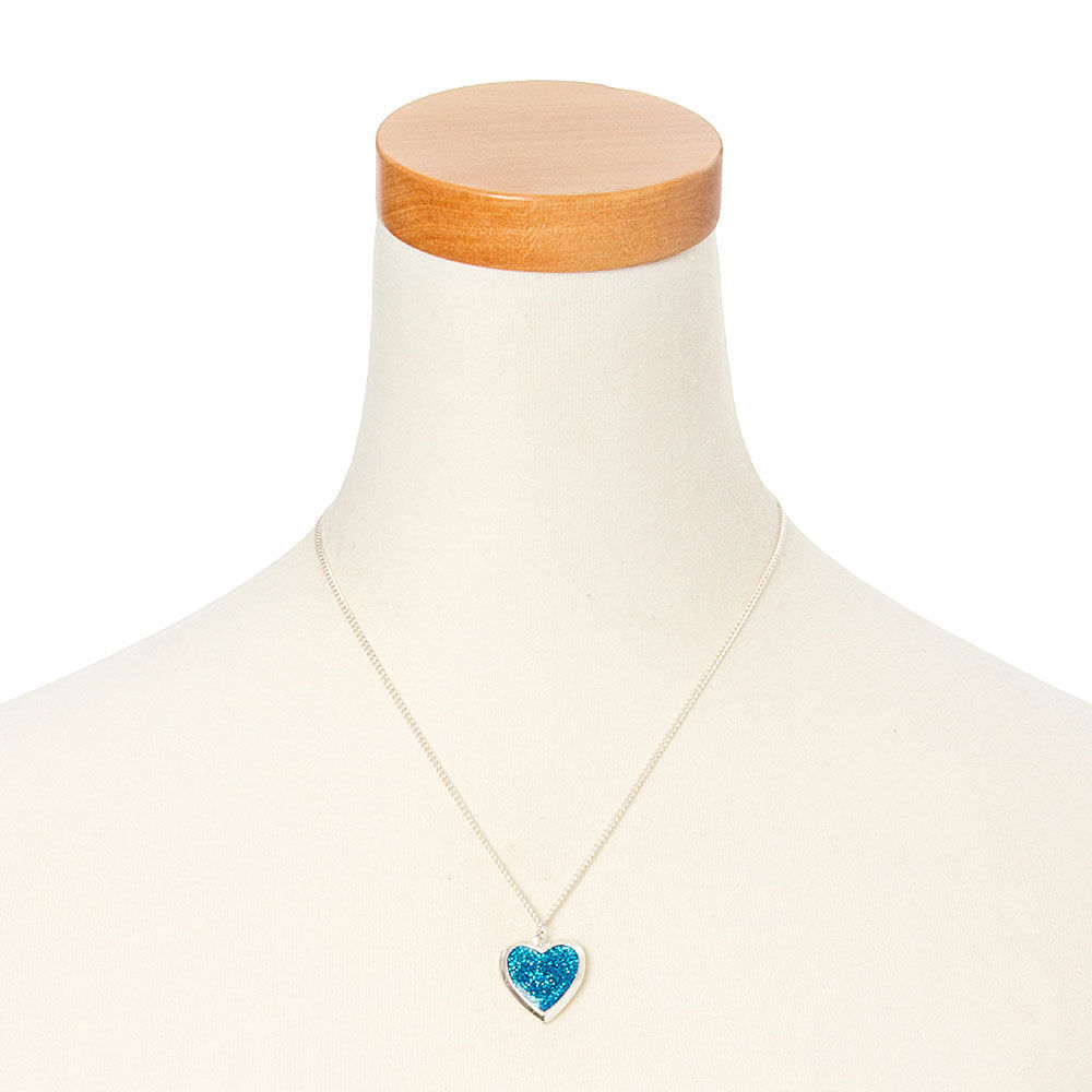 Claire's lockets shop