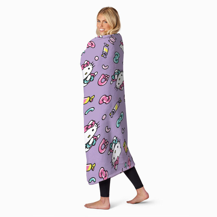 Hello Kitty&reg; Candy Cute Silk Touch Throw &#40;ds&#41;,