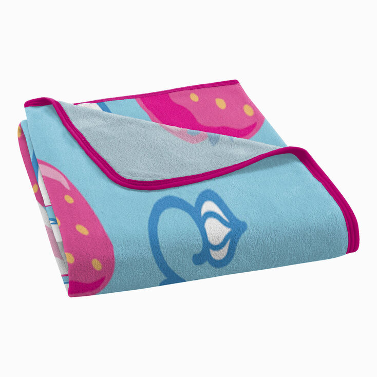 Cinnamoroll&trade; Strawberry Bun Micro Raschel Throw Blanket &#40;ds&#41;,