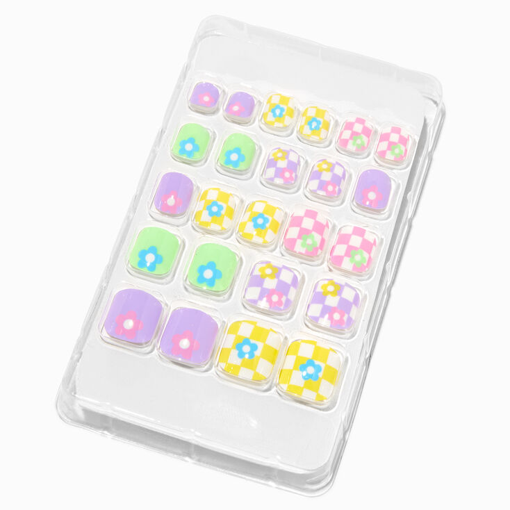 Checkered Daisy Square Press On Vegan Faux Nail Set - 24 Pack,