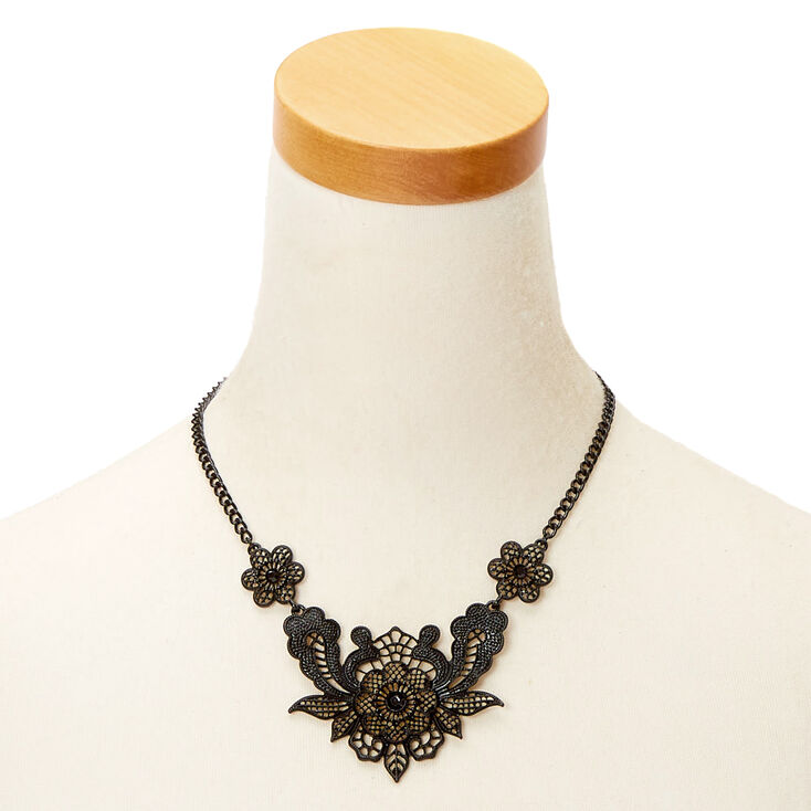 Crochet Flower Statement Necklace - Black,