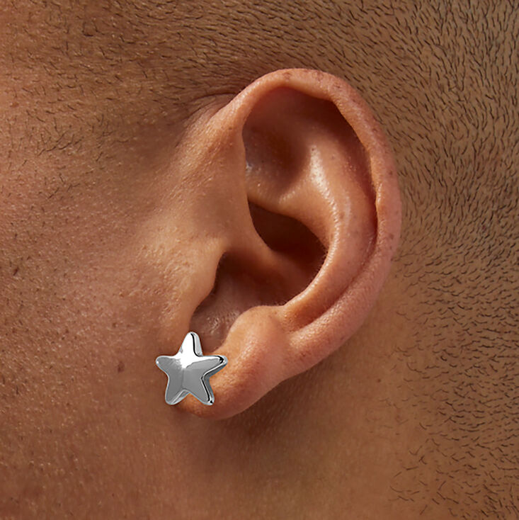 Clous d&rsquo;oreilles &eacute;toile couleur argent&eacute;e,