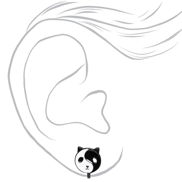Clous d&rsquo;oreilles &agrave; clip panda yin et yang noirs,