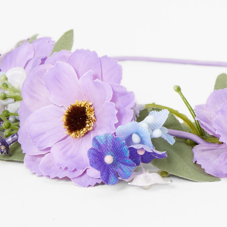 Couronne de fleurs violettes et bleues,