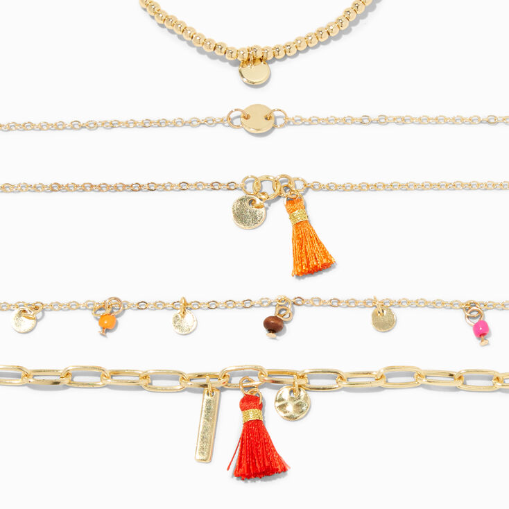 Bracelets de cha&icirc;ne perl&eacute;s couleur dor&eacute;e et pompon orange- Lot de 5,