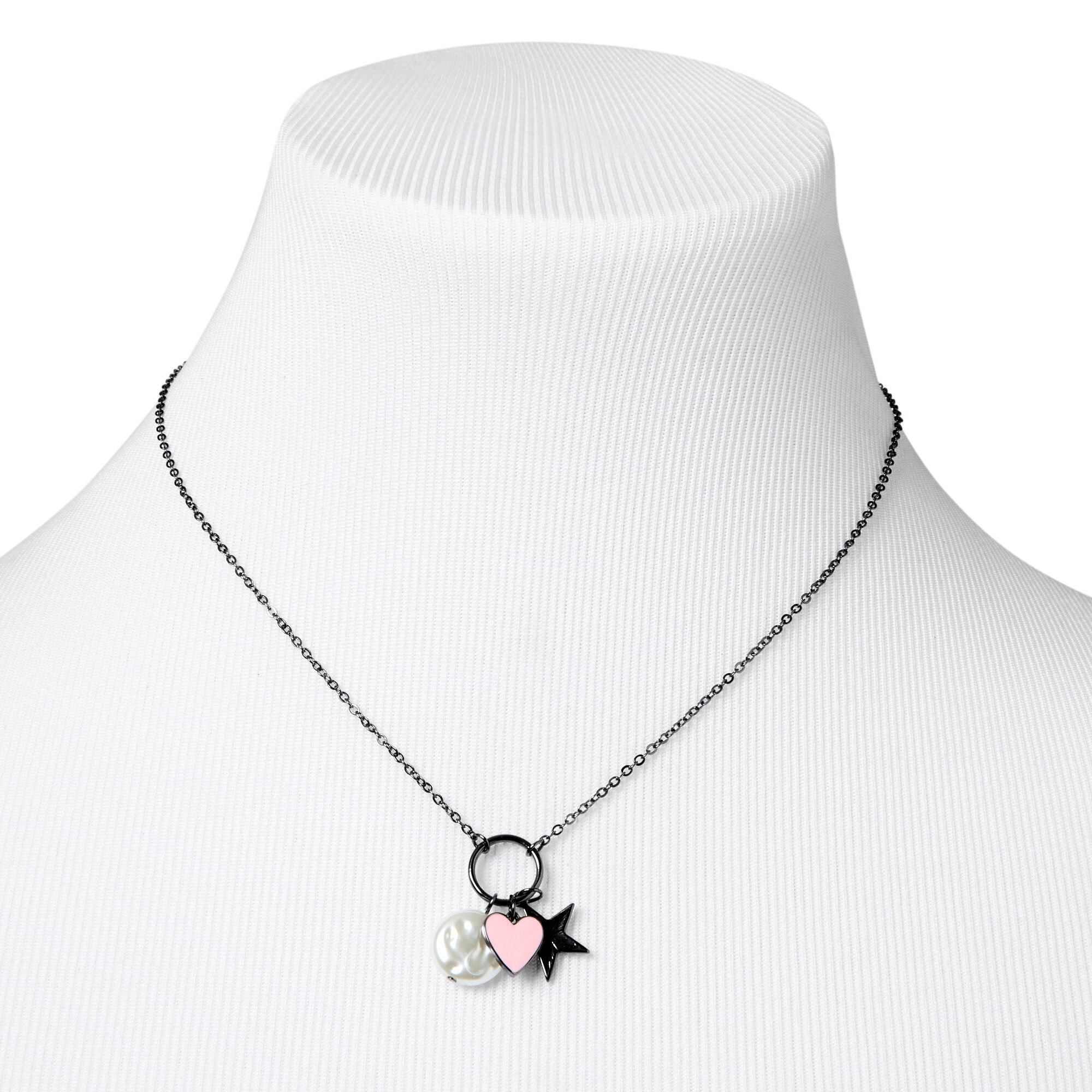 Collier à pendentif 40 cm étoile et cœur noir,